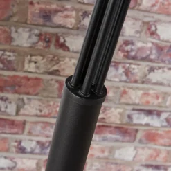 Lindby lámpara de pie Lira, 5 luces, altura 205 cm, negro, dorado