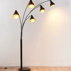 Lindby lámpara de pie Lira, 5 luces, altura 205 cm, negro, dorado