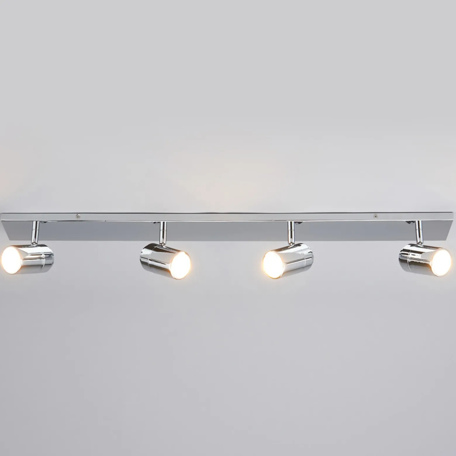 Lindby lámpara de techo para baño Dejan, 85 cm, 4 luces, cromo, IP44