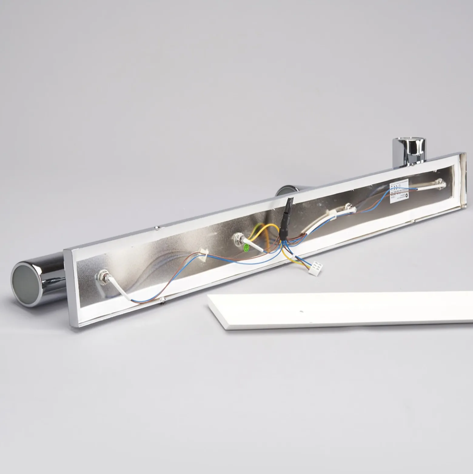 Lindby lámpara de techo para baño Dejan, 85 cm, 4 luces, cromo, IP44