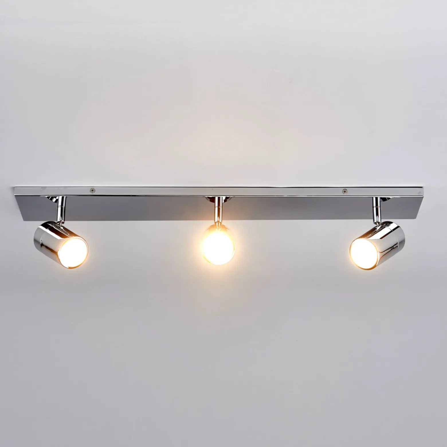 Lindby lámpara de techo para baño Dejan, 65 cm, 3 luces, cromo, IP44