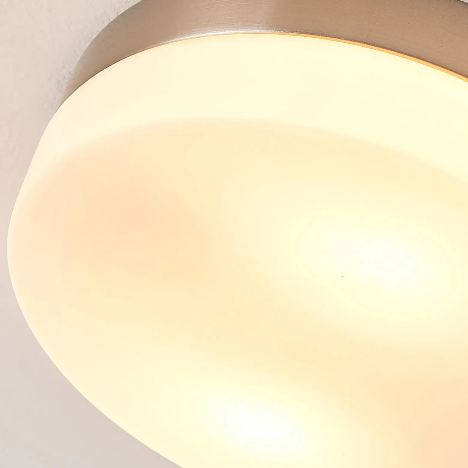 Lindby lámpara de techo para baño Amilia, Ø 23,5 cm, E27, níquel, cristal