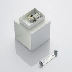 Lindby Mirza aplique de aluminio, angular, blanco