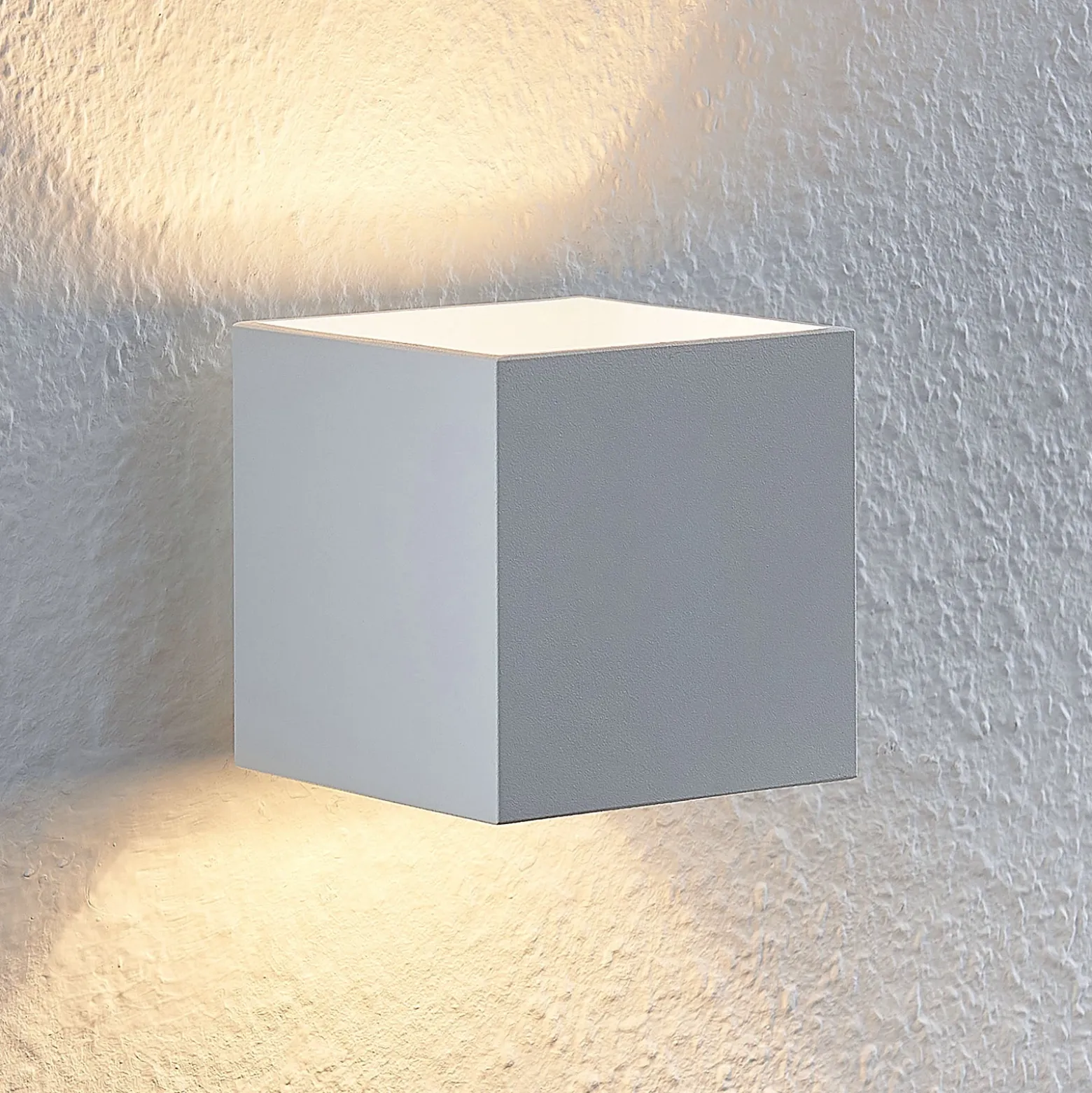 Lindby Mirza aplique de aluminio, angular, blanco
