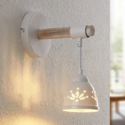 Lindby Pimana aplique con pantalla de cerámica