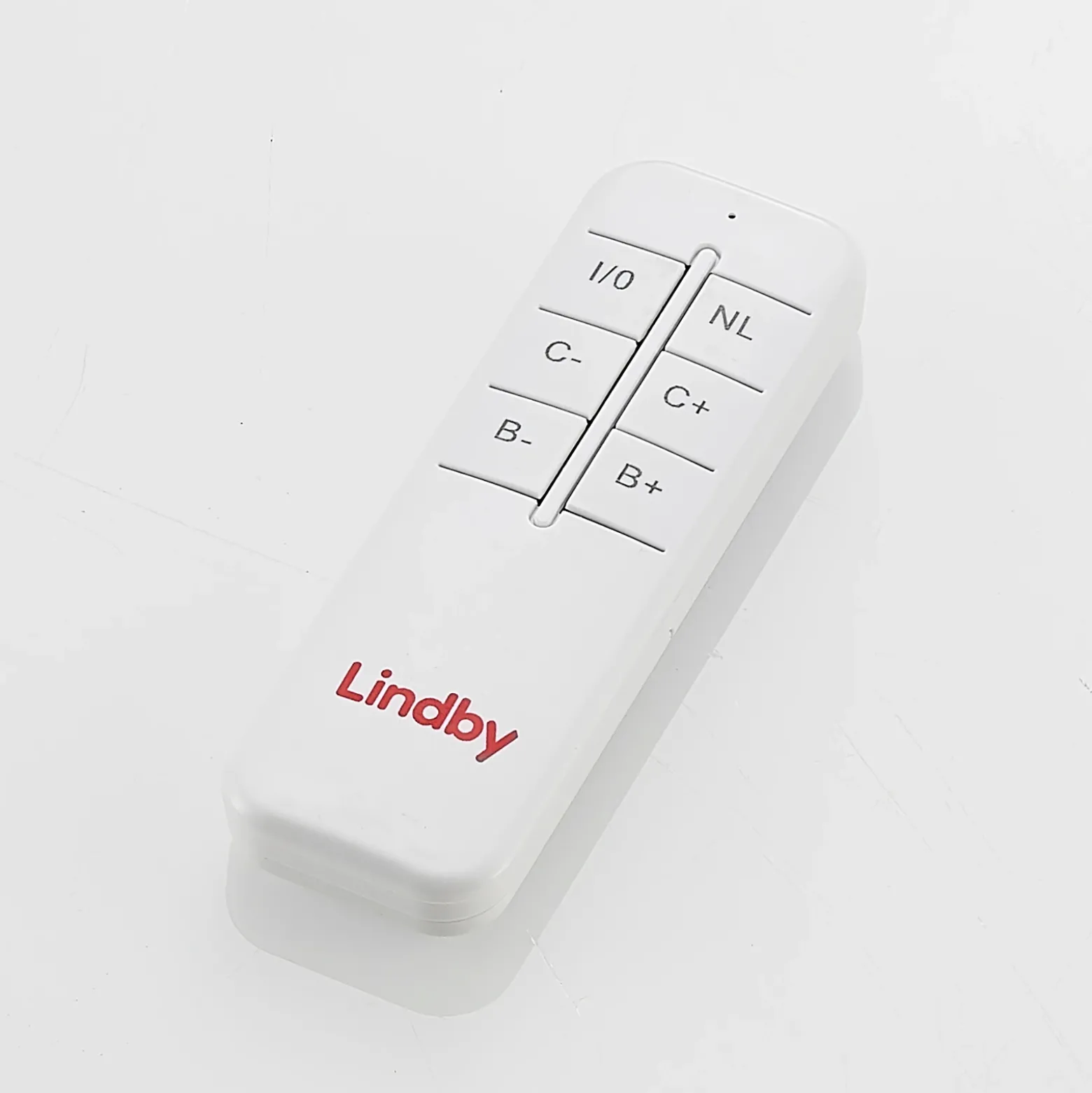 Lindby Plafón LED Emisua, blanco, CCT, atenuable
