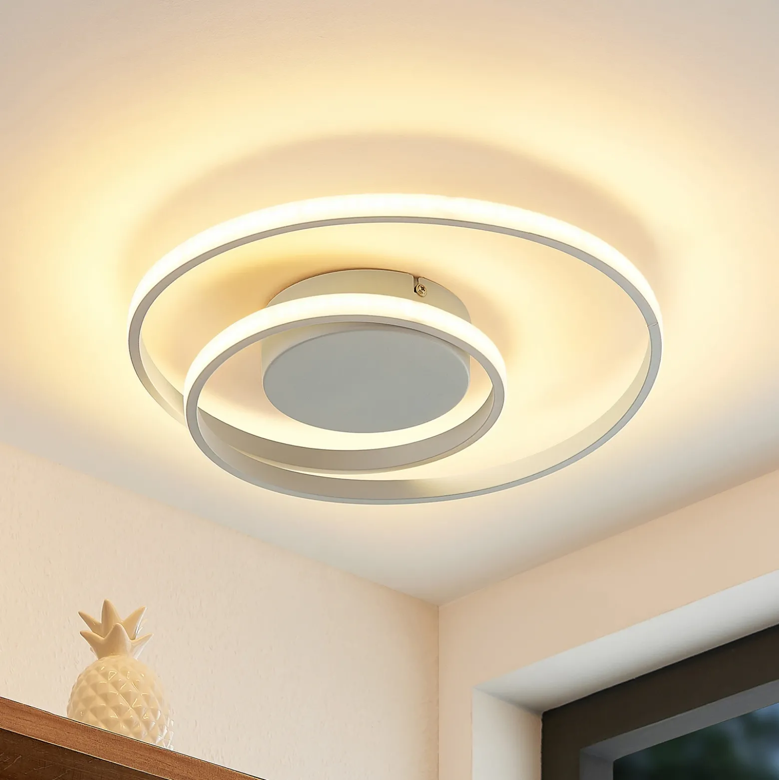 Lindby Plafón LED Emisua, blanco, CCT, atenuable