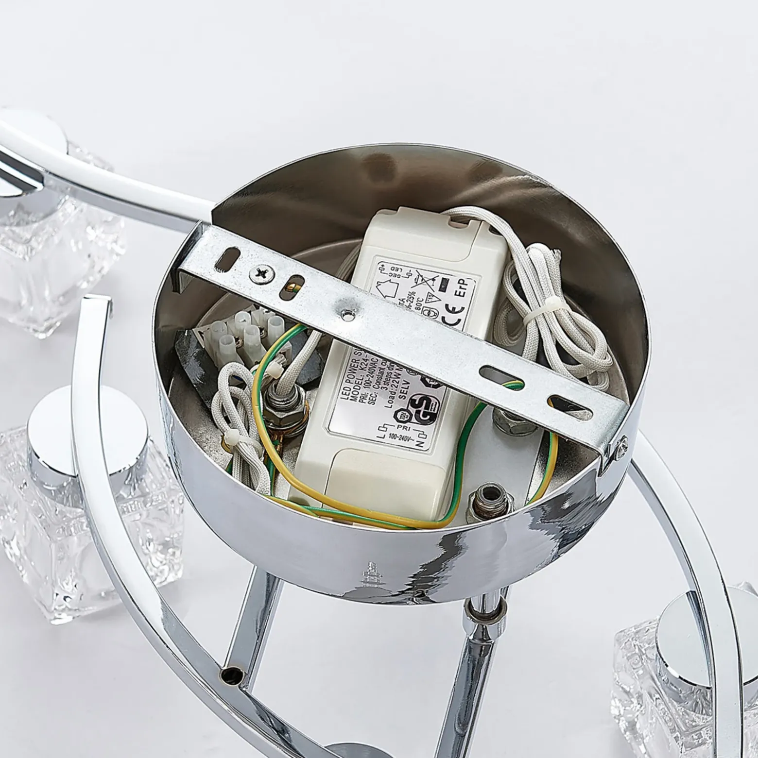 Lindby Plafón LED Yaro, 8 luces, cromo, atenuable