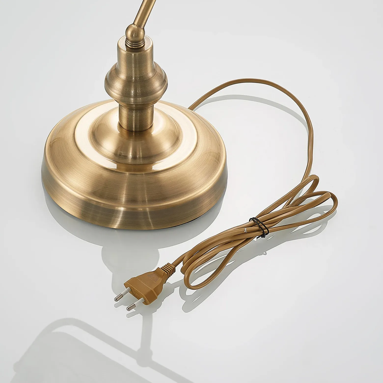 Lindby Profina lámpara de mesa, bronce