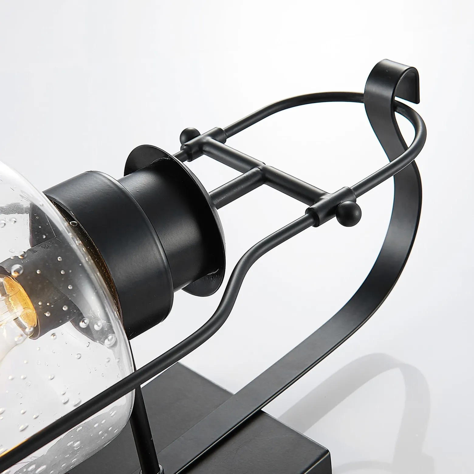 Lindby Rozalie aplique de pared, negro, metal, farol, 44cm