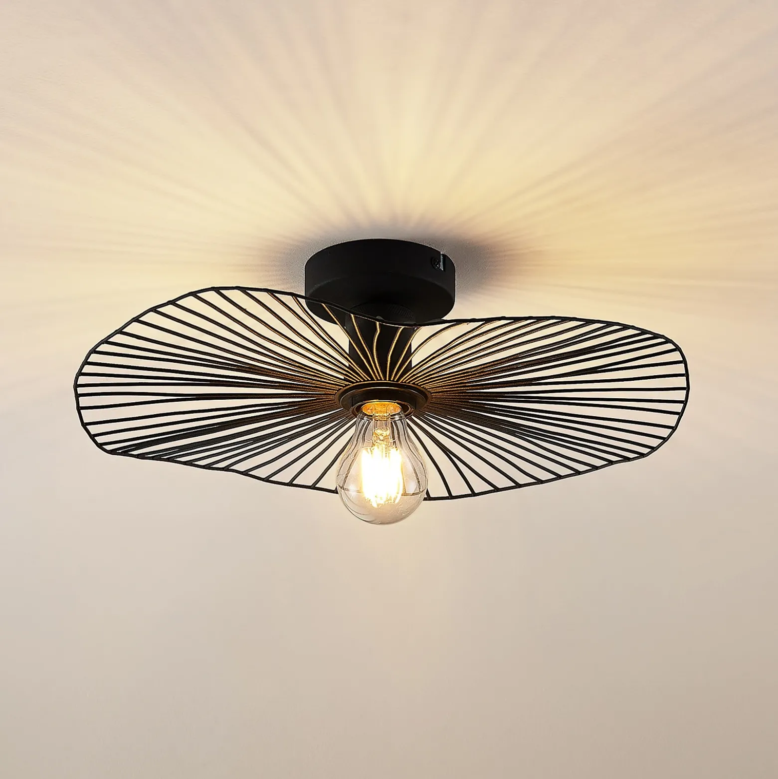 Lindby Ruota plafón de metal