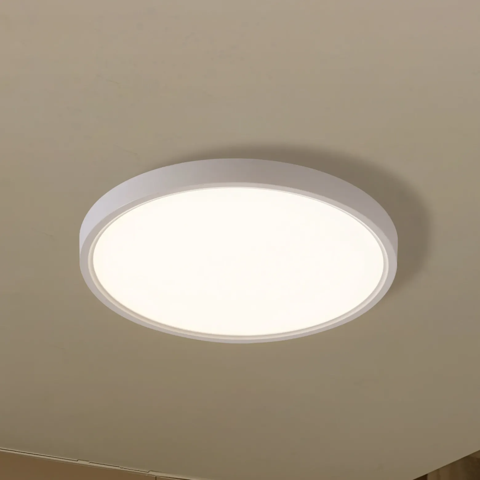 Lindby Smart plafón LED Deika, Ø 30 cm, blanco, Tuya