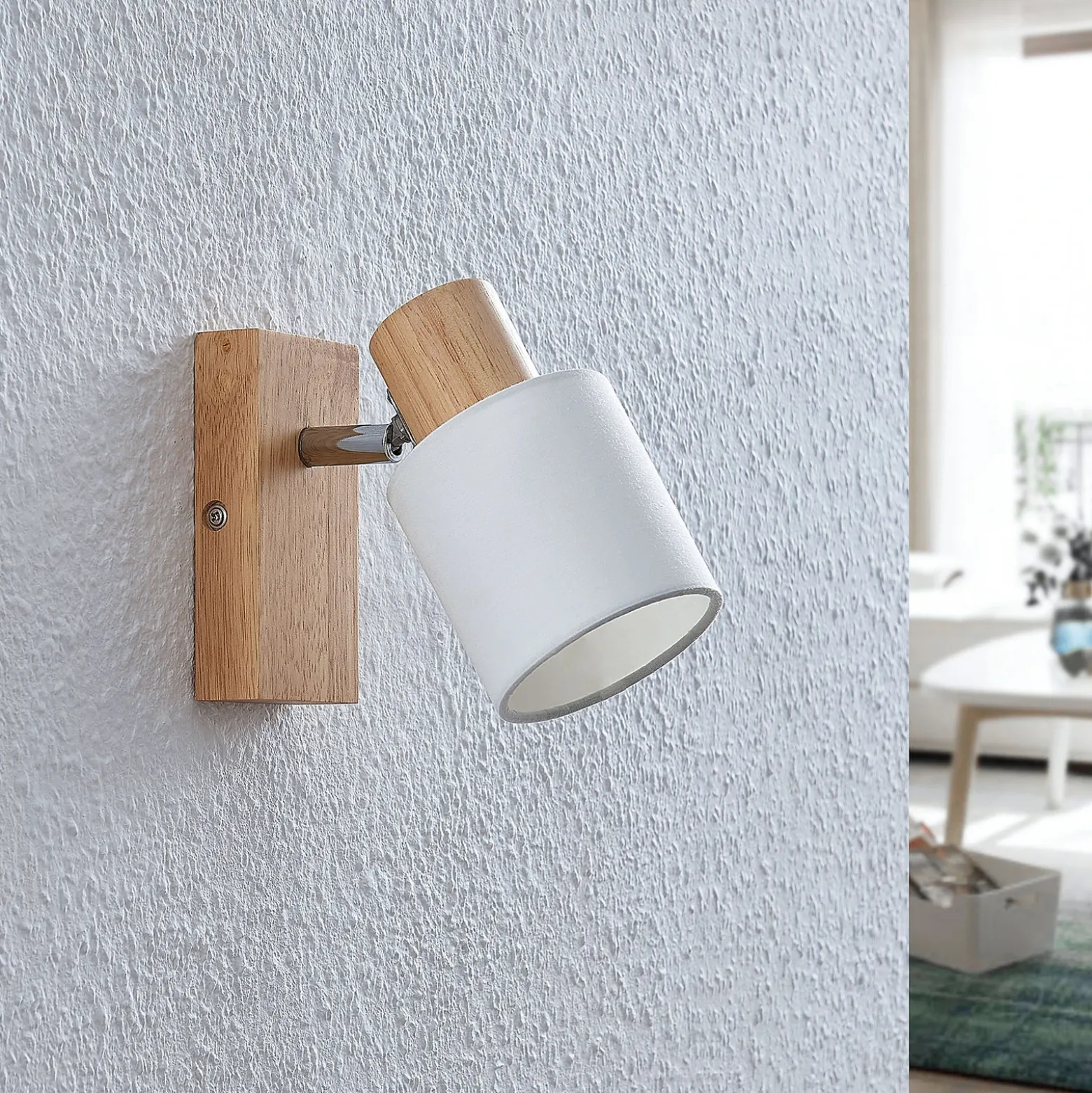 Lindby Spot Wanessa, madera, blanco, E14, 14 cm, ajustable