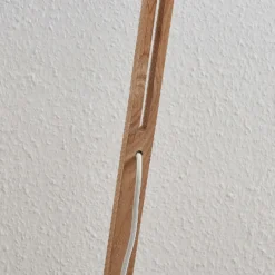 Lindby Tetja lámpara de pie, barra madera, blanco
