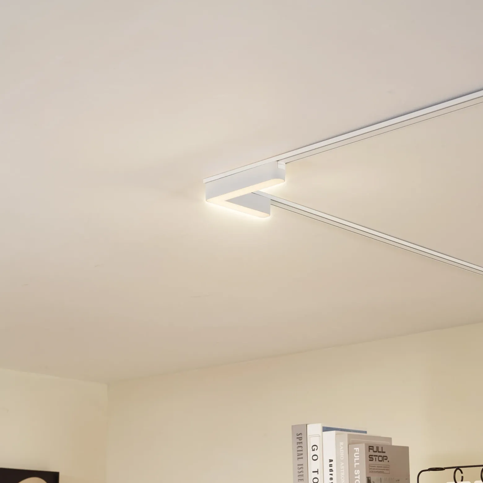Lindby Tira LED 48 V Lumaro,blanca,forma de L,plástico,atenuable