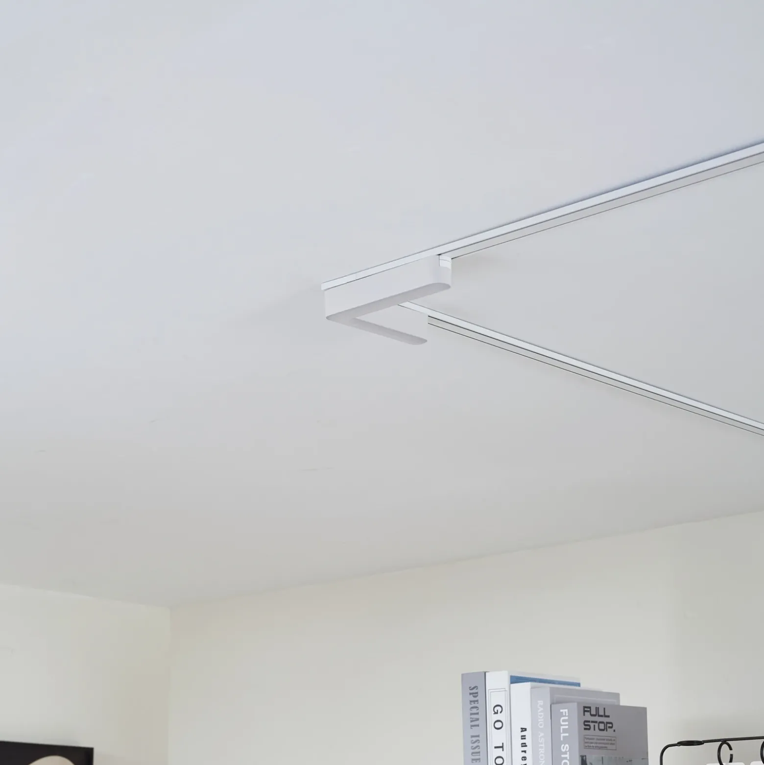 Lindby Tira LED 48 V Lumaro,blanca,forma de L,plástico,atenuable