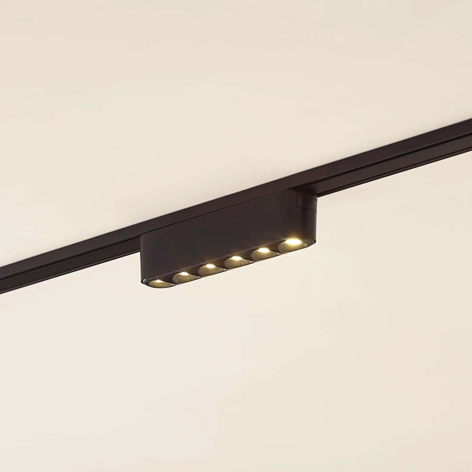 Lindby tira LED 48V Lumaro, negro,6 puntos,2,4cm,atenuable