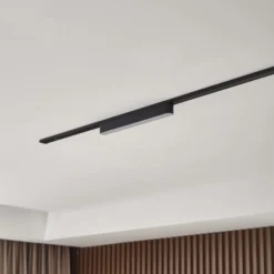 Lindby tira LED 48 V Lumaro,negro,10W,plástico,atenuable