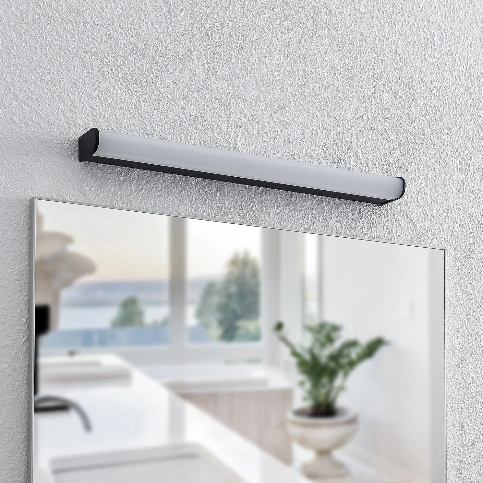 Lindby Ulisan aplique LED de baño, redondo 58,8 cm