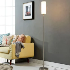 Lindby Vinsta lámpara de pie, altura 153 cm, blanco, cristal, metal