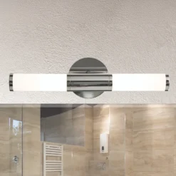 Llamativa lámpara de pared Palmo, 2 llamas, cromo