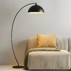 Lámpara arqueada Jonera de Lindby, negra, metal, E27, altura 185 cm