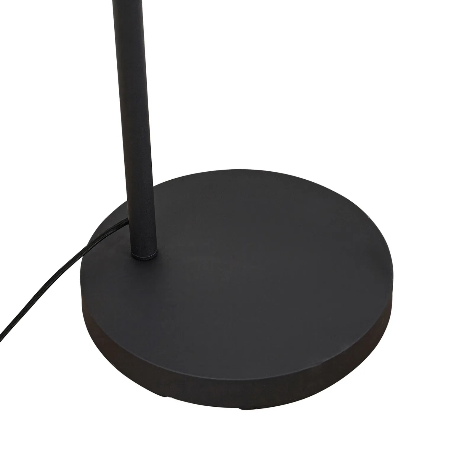 Lámpara arqueada Lindby Solvian, negro/natural, bambú, metal