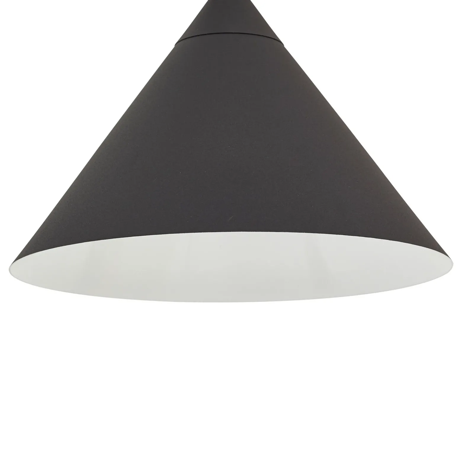 Lámpara arqueada Lindby Triangolo, negra, altura 195 cm, metal E27
