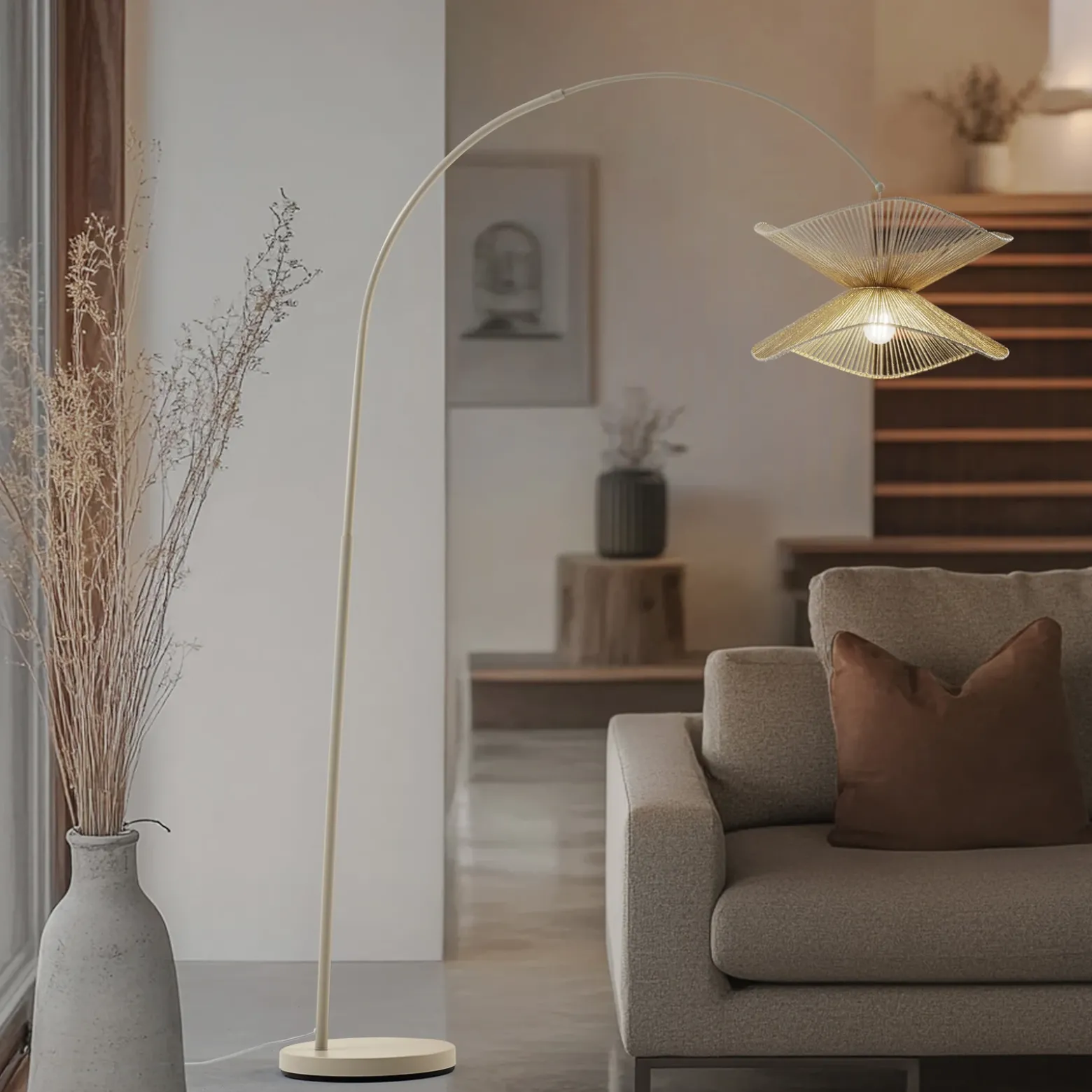 Lámpara arqueada Lindby Valdorin, beige, papel, 195 cm, IP20