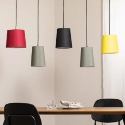 Lámpara colgante Amilia de Lindby, de tela, 5 luces, rojo/gris/amarillo, E27