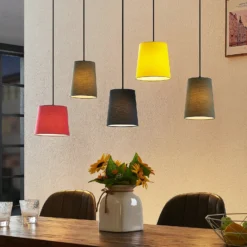 Lámpara colgante Amilia de Lindby, de tela, 5 luces, rojo/gris/amarillo, E27