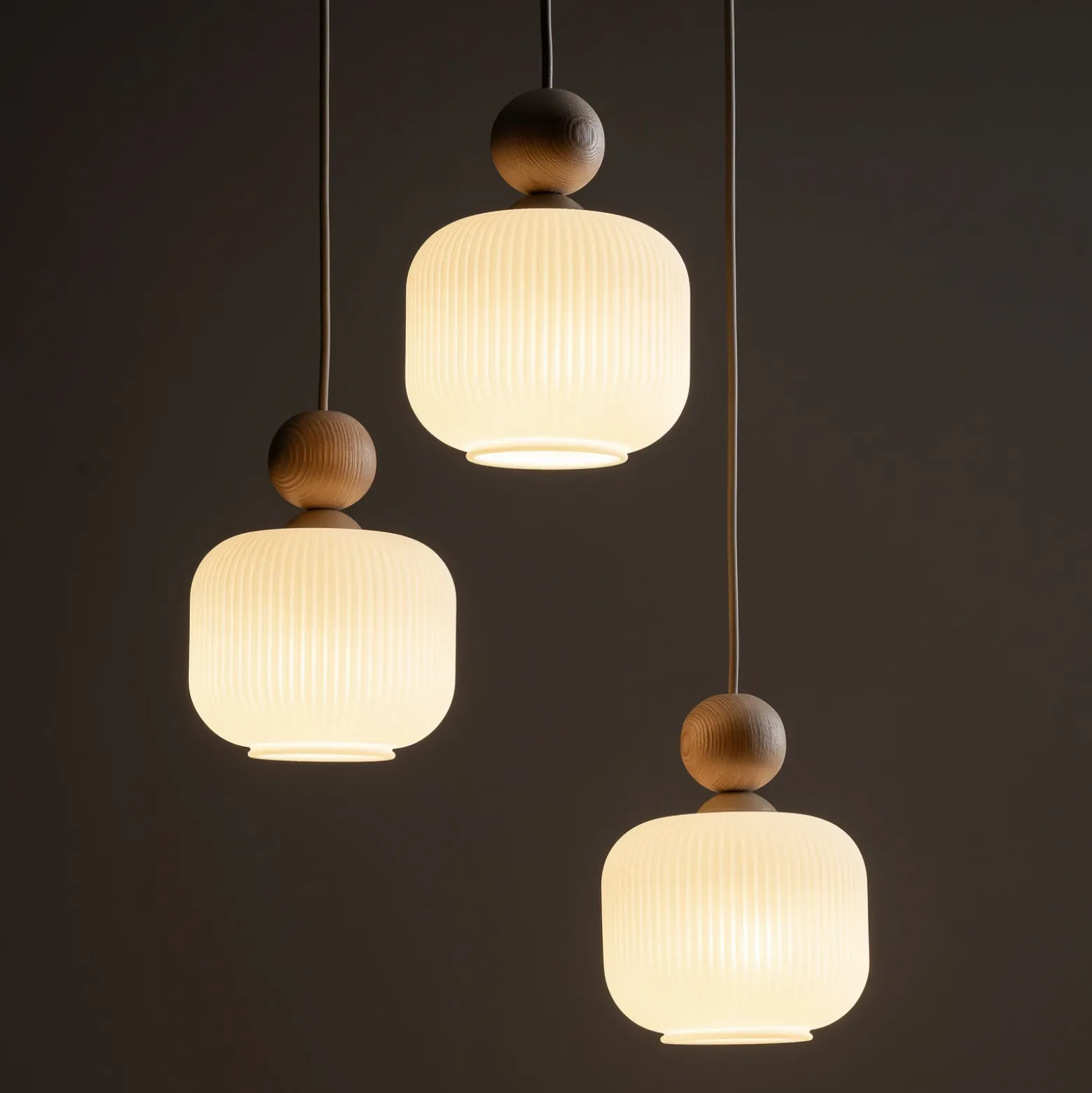Lámpara colgante Ballo, 3 luces, blanca, cristal, Ø 35 cm