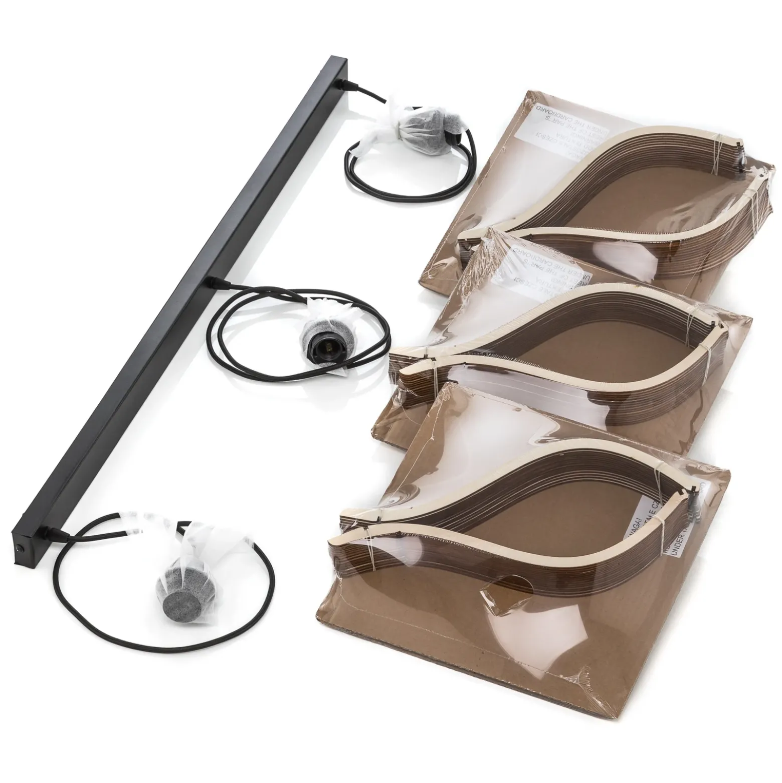 Lámpara colgante Barrel con pantallas de madera, 3 luces, larga