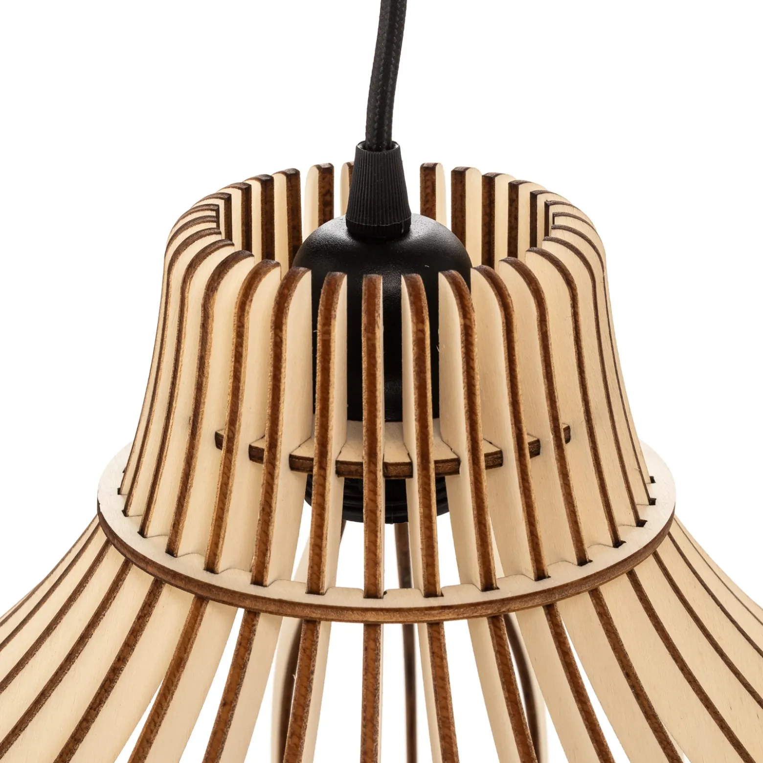 Lámpara colgante Barrel con pantallas de madera, 3 luces, redonda
