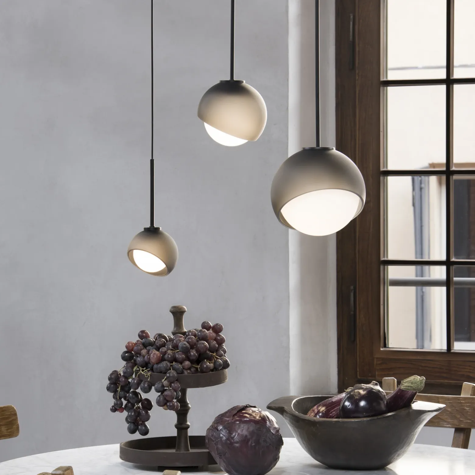 Lámpara colgante Bloom de IDEAL LUX, Ø 17 cm, negra, metal/cristal