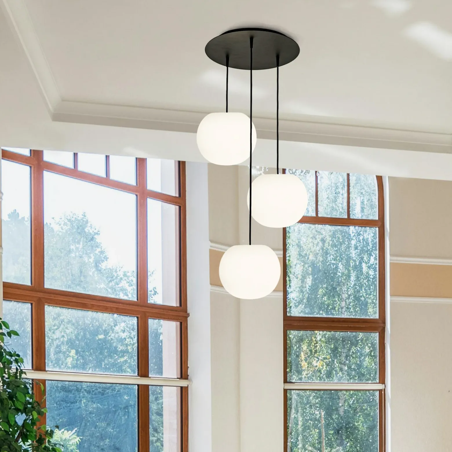 Lámpara colgante Casablanca Acai, blanco/negro, redonda, 3 luces, 26 cm