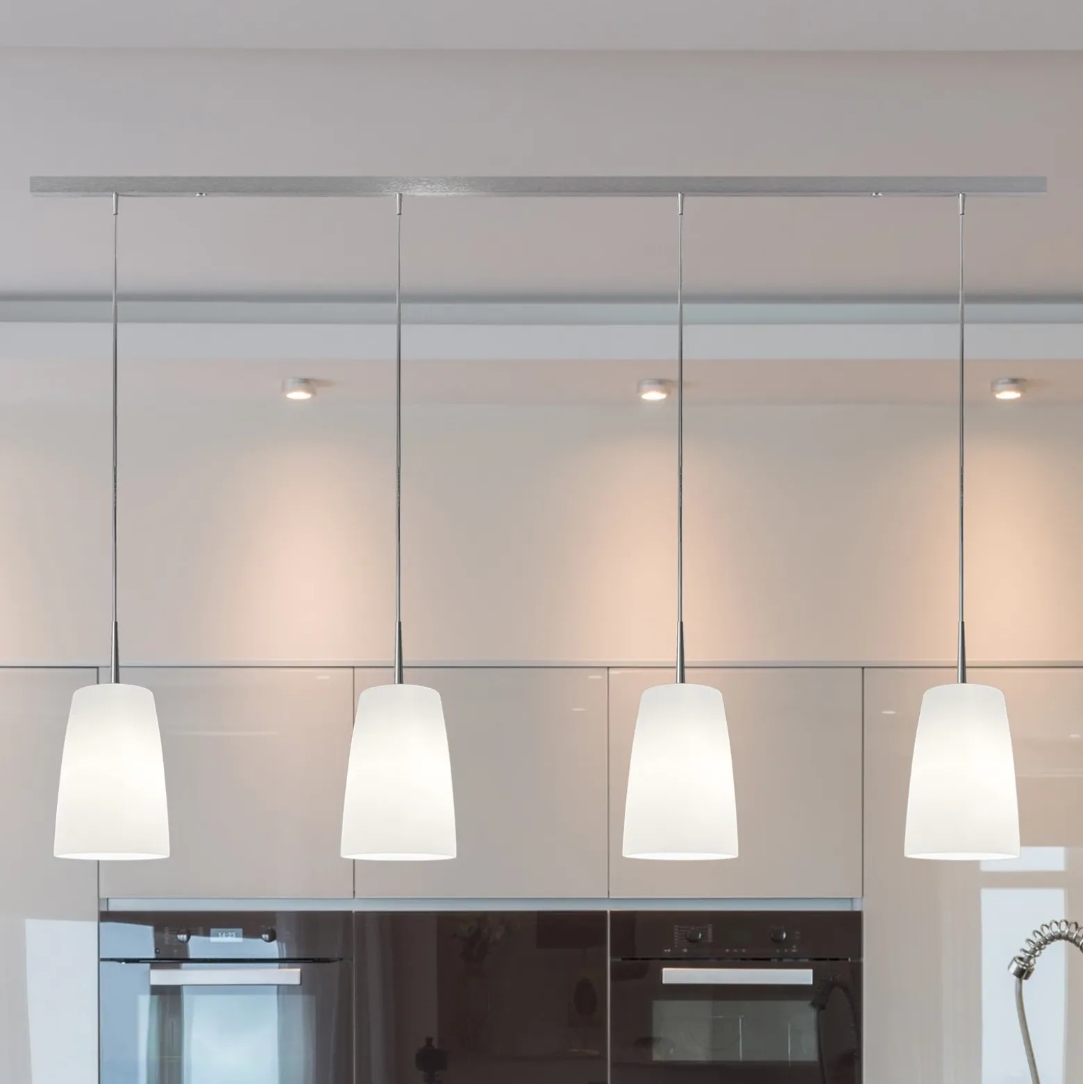 Lámpara colgante Casablanca Mesa, blanca, cristal, 4 luces, 120 cm, E27