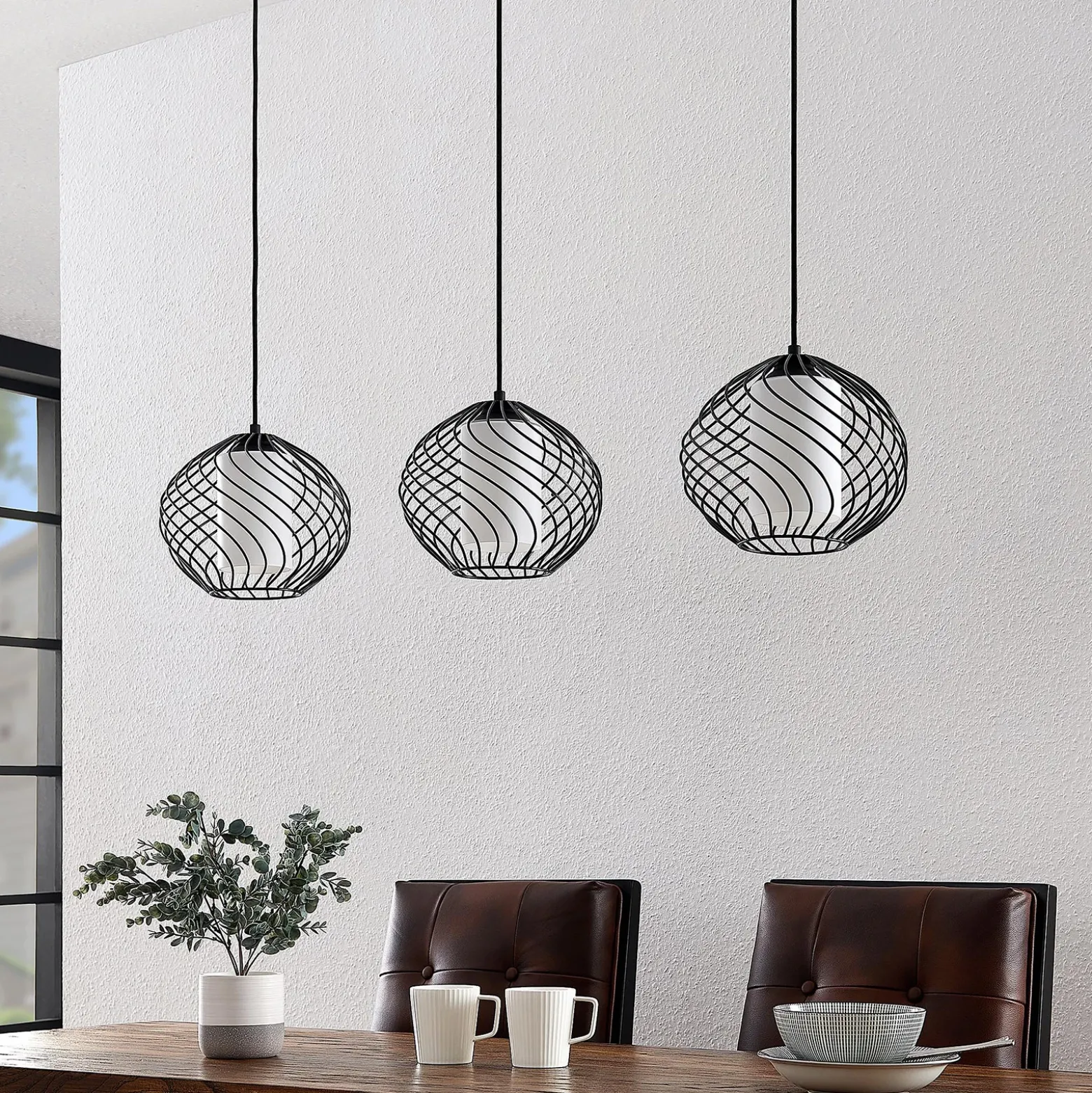 Lámpara colgante Cedrice de Lindby, 3 luces, negra, metal, E27