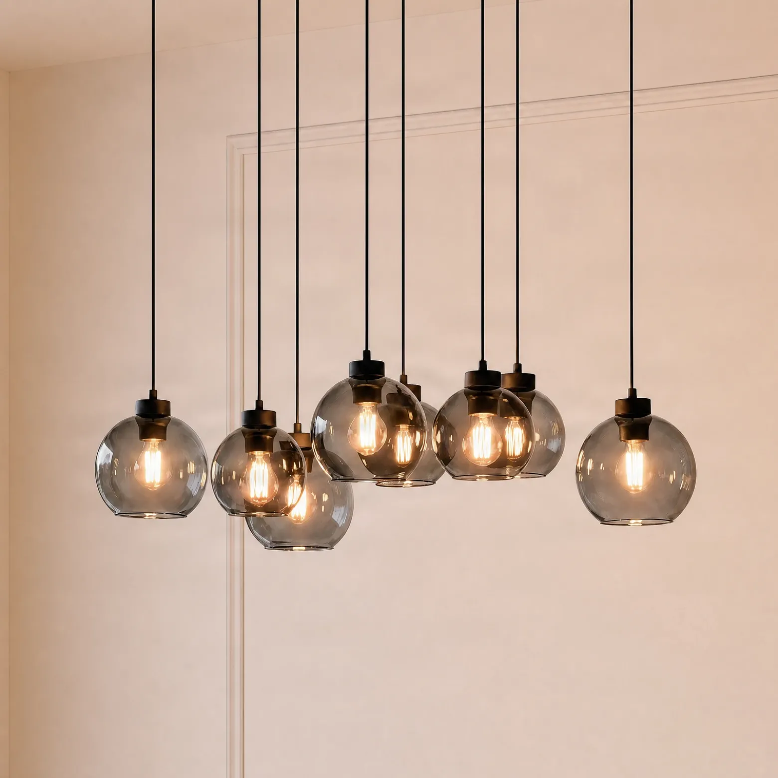 Lámpara colgante Cubus, 95 cm de largo, 8 luces, gris humo, cristal