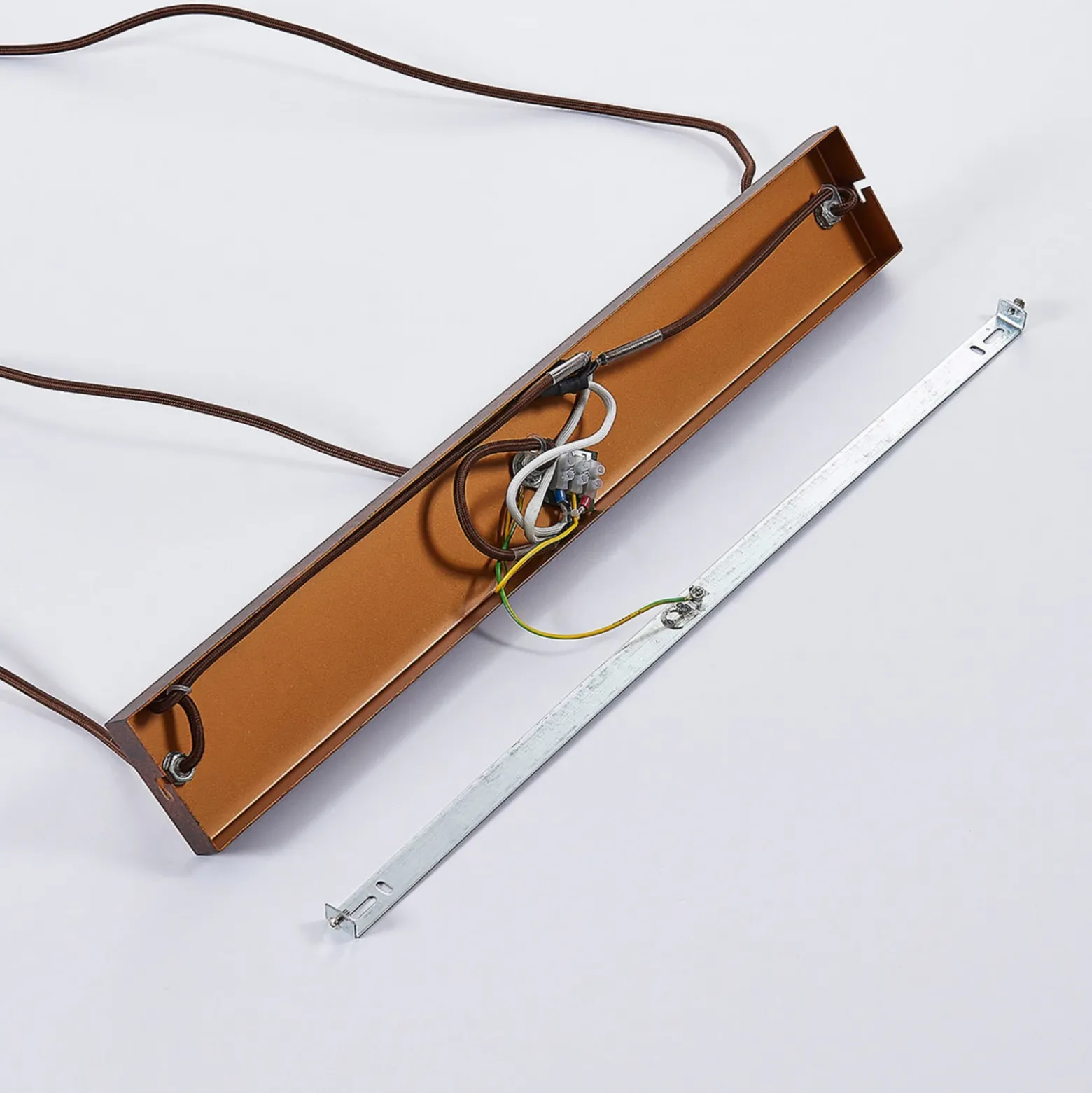 Lámpara colgante de cristal Lindby Millina, 70 cm, marrón óxido, 3 luces.
