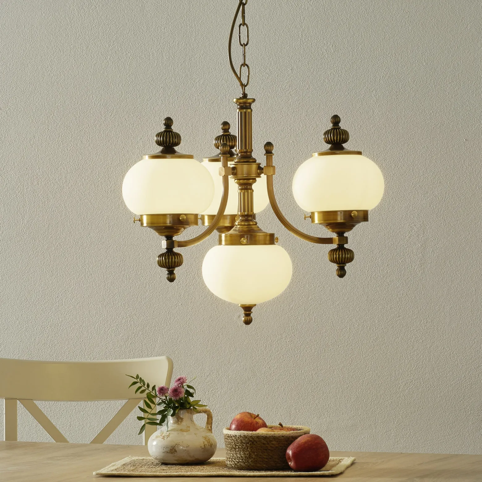 Lámpara colgante Delia, latón envejecido, 4 luces
