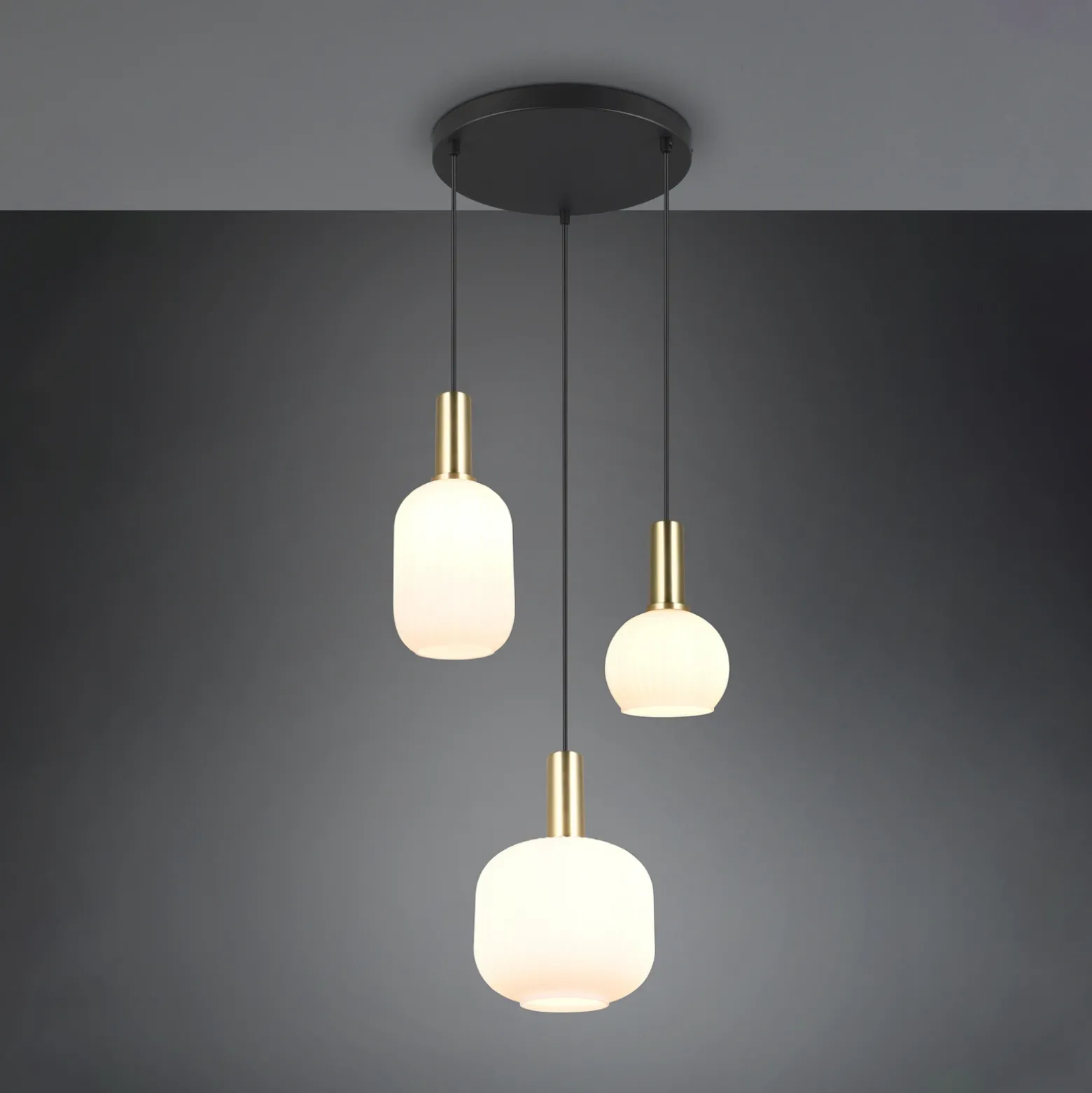 Lámpara colgante Diva, 3 luces, color latón, opal, cristal, metal