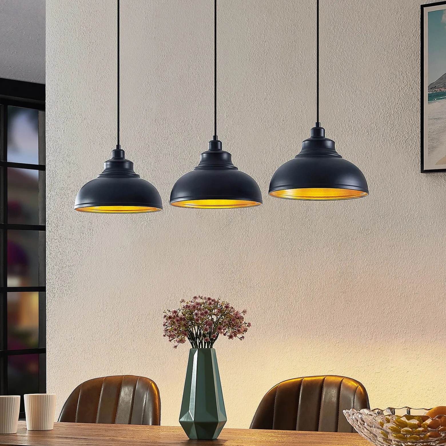 Lámpara colgante Emna de Lindby, 3 luces, negro/dorado, metal, 101 cm