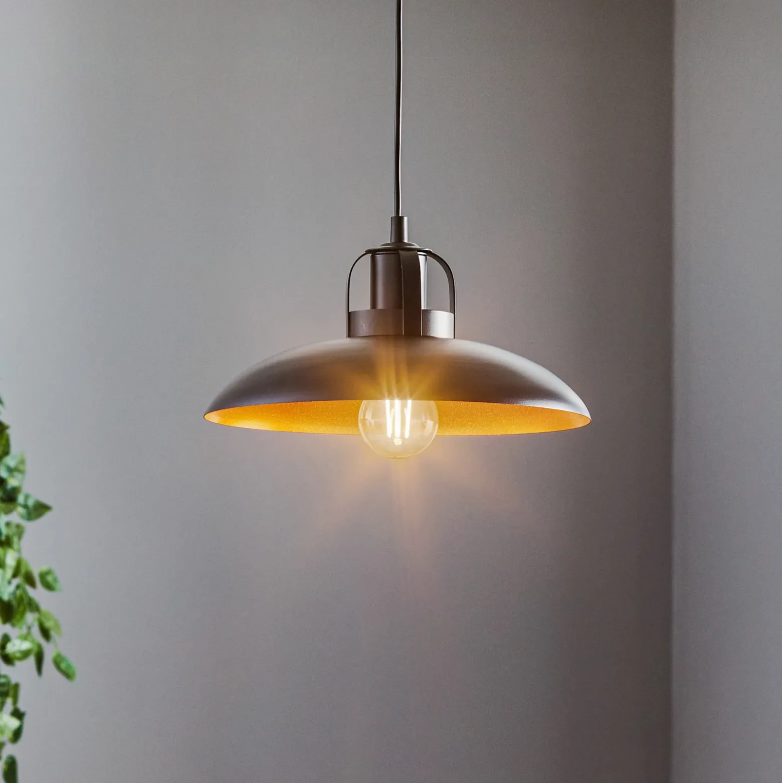 Lámpara colgante Felix, negro/oro antiguo, 1 luz