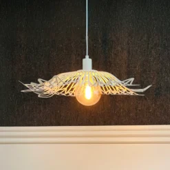 Lámpara colgante Flora de Dyberg Larsen, blanco perla, Ø 60 cm, metal