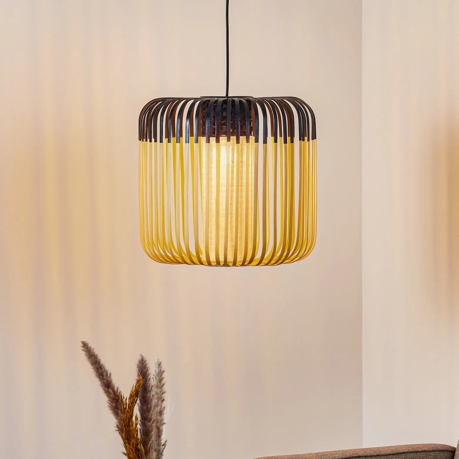 Lámpara colgante Forestier Bamboo M, Ø 45 cm, negro