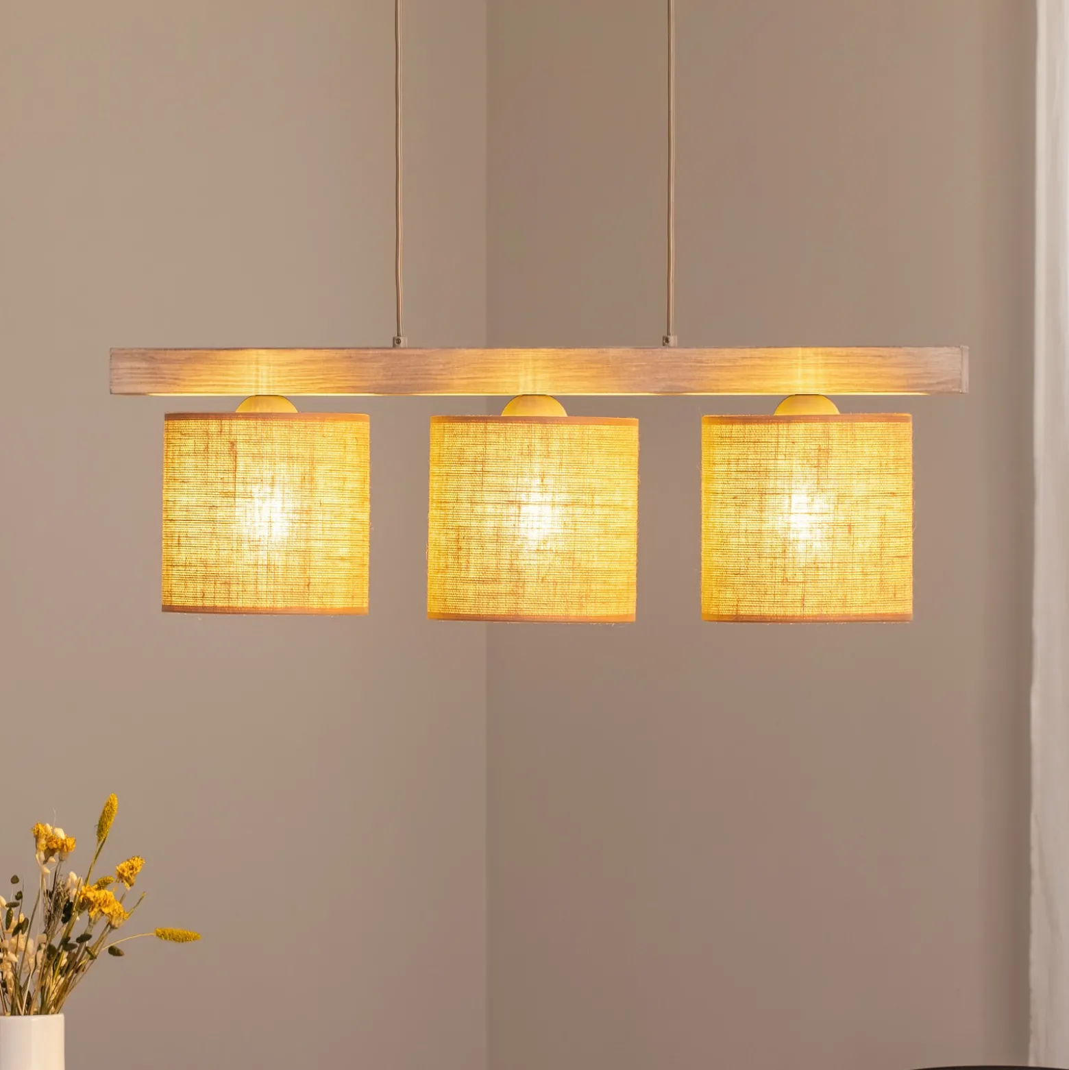 Lámpara colgante Forest, 3 luces, madera clara, yute color natural