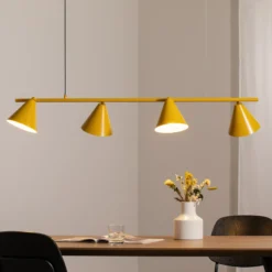 Lámpara colgante Form 4, amarilla, de metal, 4 luces, cónica, E27