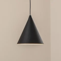 Lámpara colgante Form, negra, metal, Ø 24 cm, cónica, E27