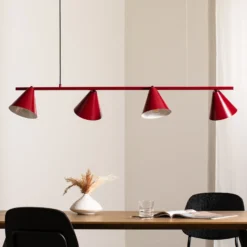 Lámpara colgante Form 4, roja, de metal, 4 luces, cónica, E27